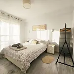 شقة Torrequebrada Sea View, 2 Bed *